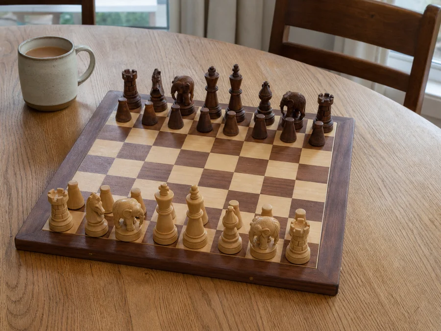 An 8×8 Shatranj board with White to move from the near side
